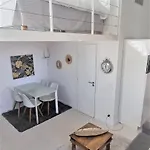 R.d.v. Center Apartment *
